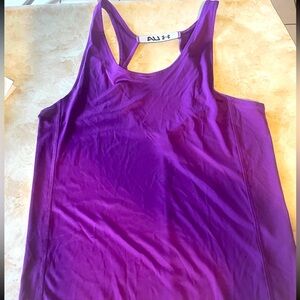 Woman’s Under Armour Heat Gear Tank Top